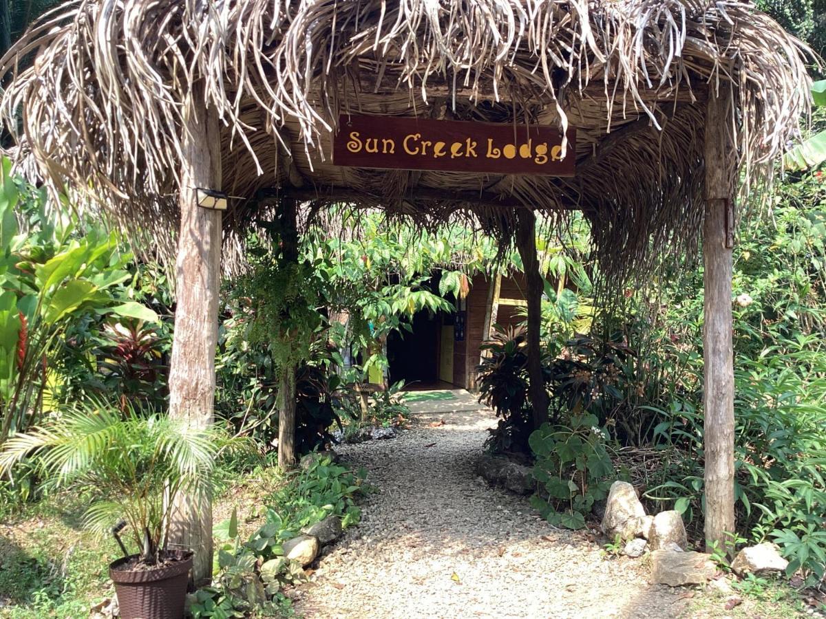 Sun Creek Lodge 푼타 고르다 외부 사진