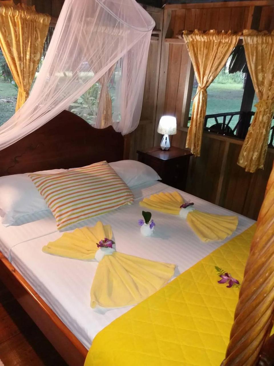 Sun Creek Lodge 푼타 고르다 외부 사진